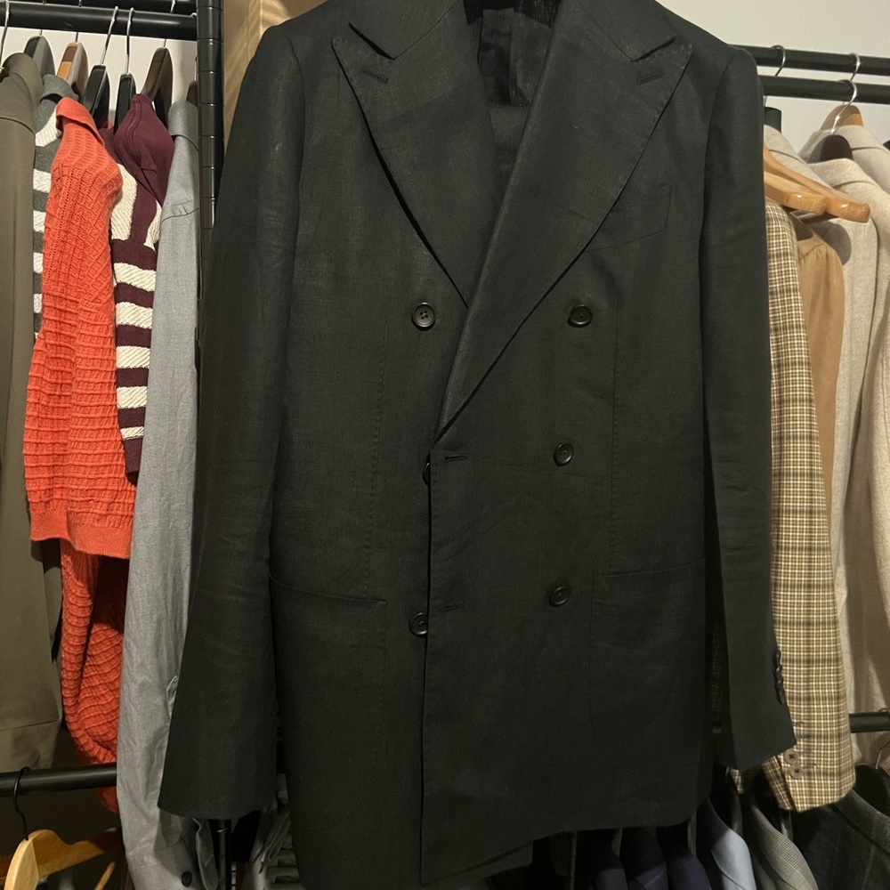 Suitsupply Black Pure Linen Suit unaltered.38r.